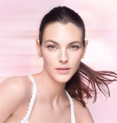 Delices Pastel De Chanel: Makeup with Dreamy 